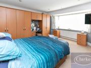 3 bedroom detached house for sale in Durrington Road,...