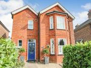 3 Bedroom Detached House For Sale In East Grinstead,...