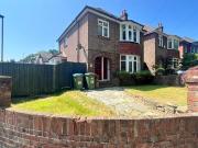 3 bedroom detached house for sale in Eynham Avenue,...