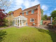 3 bedroom detached house for sale in Freshwater Close,...