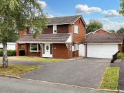 3 bedroom detached house for sale in Glaisher Drive,...