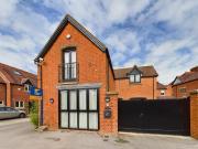 3 Bedroom Detached House For Sale In Gloucester,...