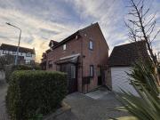 3 bedroom detached house for sale in Grantham Crescent,...