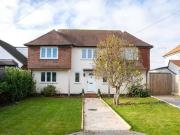 3 bedroom detached house for sale in Great North Road...