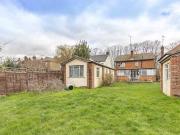 3 bedroom detached house for sale in Horton Road Datchet...