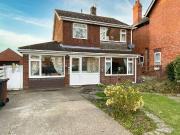 3 bedroom detached house for sale in Hykeham Road,...