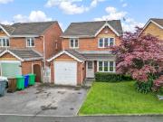 3 bedroom detached house for sale in Kempsford Close,...