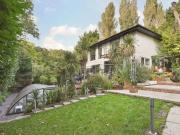 3 Bedroom Detached House For Sale In Loughton, Essex