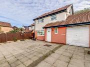 3 bedroom detached house for sale in Lower Makinson...