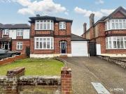 3 bedroom detached house for sale in Manton Drive,...