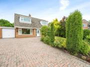 3 bedroom detached house for sale in Mapplewell...