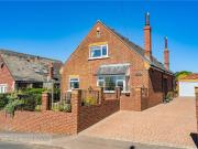 3 bedroom detached house for sale in Moor Hill Road,...