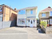 3 bedroom detached house for sale in Oswald Road,...