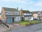 3 bedroom detached house for sale in Park Road, Great...