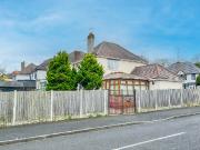 3 bedroom detached house for sale in Ribbesford Avenue,...