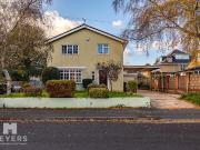 3 bedroom detached house for sale in Richmond Park...