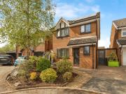 3 bedroom detached house for sale in Robins Close,...