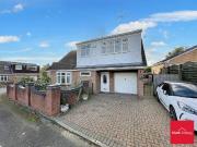 3 bedroom detached house for sale in St. Helens Close,...