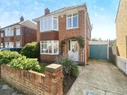 3 bedroom detached house for sale in Stradbroke Road,...