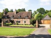 3 Bedroom Detached House For Sale In Stratford Upon Avon