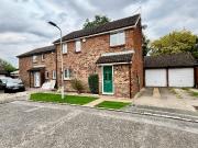 3 bedroom detached house for sale in Sunridge Close,...