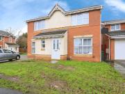 3 bedroom detached house for sale in Swan Gardens,...