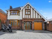 3 bedroom detached house for sale in Wellington Street,...