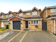 3 bedroom detached house for sale in Wentworth Crescent,...