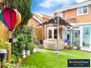 3 bedroom detached house for sale in Woodleigh Close,...
