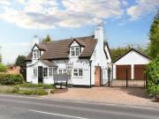 3 Bedroom Detached House For Sale In Worcester,...