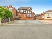 3 bedroom Detached House for sale, Oakdene Avenue,...
