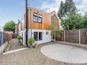 3 bedroom detached house to rent