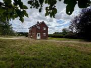 3 bedroom detached house to rent