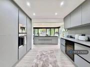 3 bedroom detached house to rent