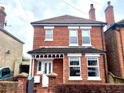 3 bedroom detached house to rent