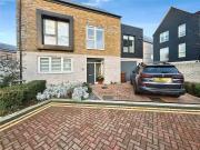 3 bedroom Detached House to rent, Telemon Close,...