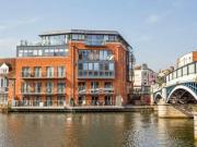 3 bedroom duplex for sale in Windsor Bridge Court Eton...
