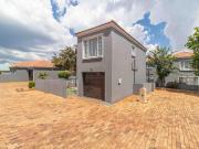 3 Bedroom Duplex in Grobler Park