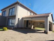 3 Bedroom House in Jackaroo Park