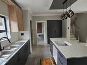 3 Bedroom Duplex in Pomona AH