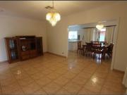 3 BEDROOM DUPLEX, UPDATED MODERN KITCHEN