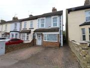 5 Bedroom End Of Terrace House