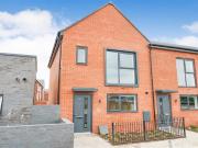 3 bedroom end of terrace house for rent in 3 bedroom End...