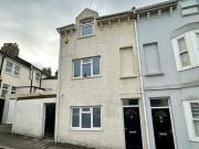 3 bedroom end of terrace house for rent in Bampfield...
