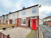 3 bedroom end of terrace house for rent in Beech Avenue...
