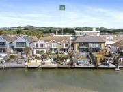 3 bedroom end of terrace house for rent in Brighton...