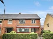3 bedroom end of terrace house for rent in Burnhead Road...