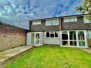 3 bedroom end of terrace house for rent in Bushey Lees,...