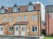 3 bedroom end of terrace house for rent in Cades Grove...