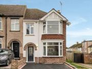 3 bedroom end of terrace house for rent in Hanworth Road...